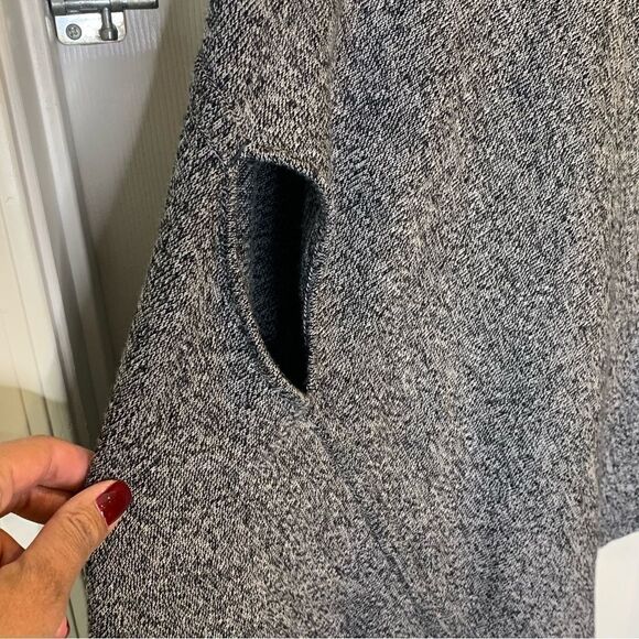 Lululemon Black Live Freely Scarf Shawl Cardigan Gray Wrap OS - Picture 8 of 10